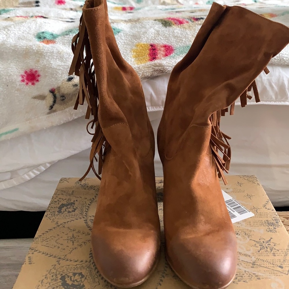 NEVER WORN: Free people fringe boots